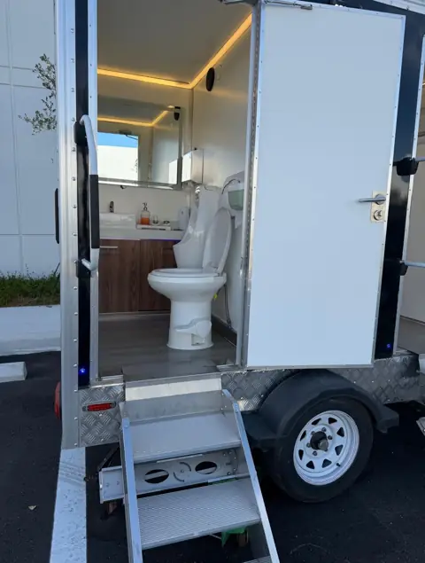 Porta potty rental unit